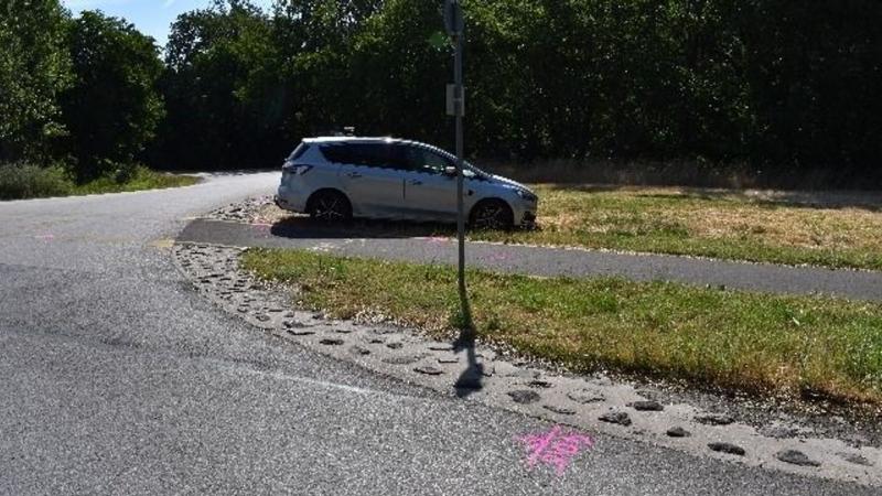 Egy személygépkocsi ütött el egy kerékpárost.
