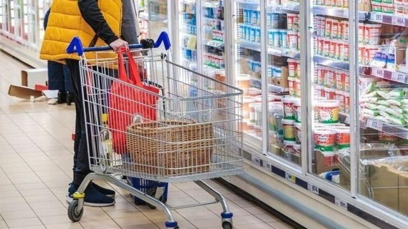 Súlyos problémával állunk szemben! Vissza kellett vonni a közkedvelt ásványvizet, hiszen két miskolci hipermarket is tele volt a termékkel.