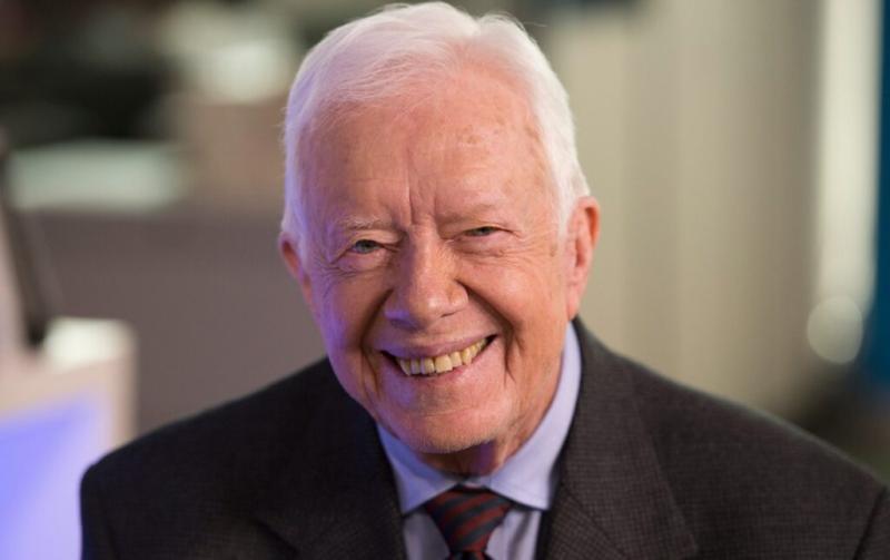 Jimmy Carter, az Egyesült Államok egykori elnöke, 100 éves korában távozott az élők sorából.