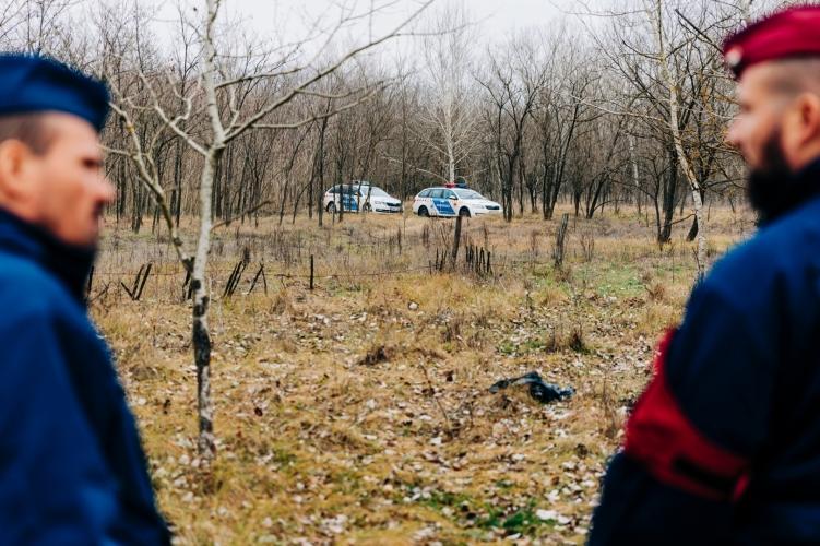 Természetesen! Íme egy egyedibb megfogalmazás:

**Nemzeti Határrendészeti Jelentés** 

Ez a dokumentum összegzi a határok mentén végzett rendészeti tevékenységeket, kiemelve a legfontosabb eseményeket, statisztikákat és a határbiztonság javítása érdekében