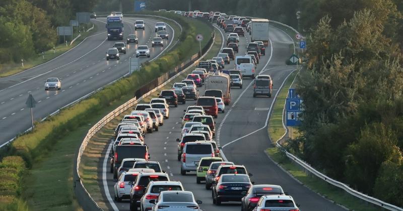 Egy újabb ország csatlakozott ahhoz a trendhez, ahol a sebességkorlátozások betartása lazábbá válik.