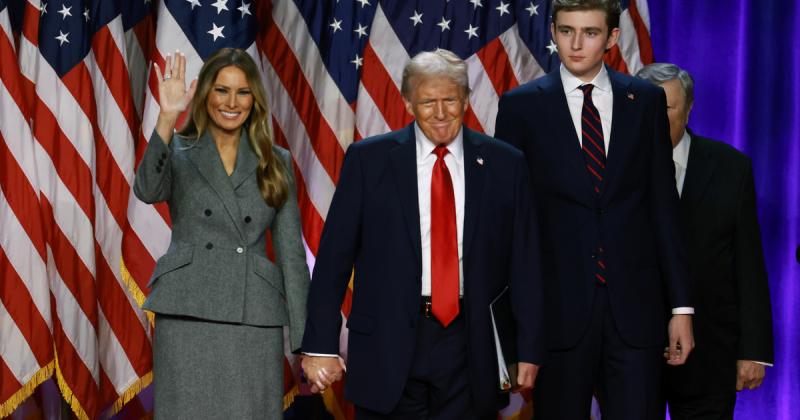 Melania és Donald Trump fia már a fiatal felnőttkor küszöbén áll, és úgy tűnik, hogy a randevúzás izgalmas világába lépett. Nem mindennapi biztonsági intézkedések kísérik a találkozóit, amelyek jól tükrözik a család híres hírnevét és a figyelem középpontj