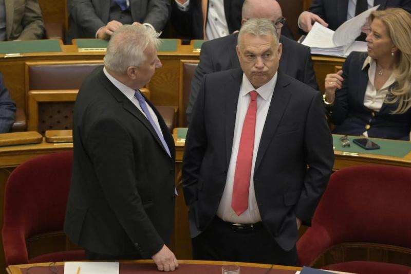 Semjén Zsolt sürgősen összehívta a parlament rendkívüli ülését, mintha csak az események szélsebesen követték volna egymást.