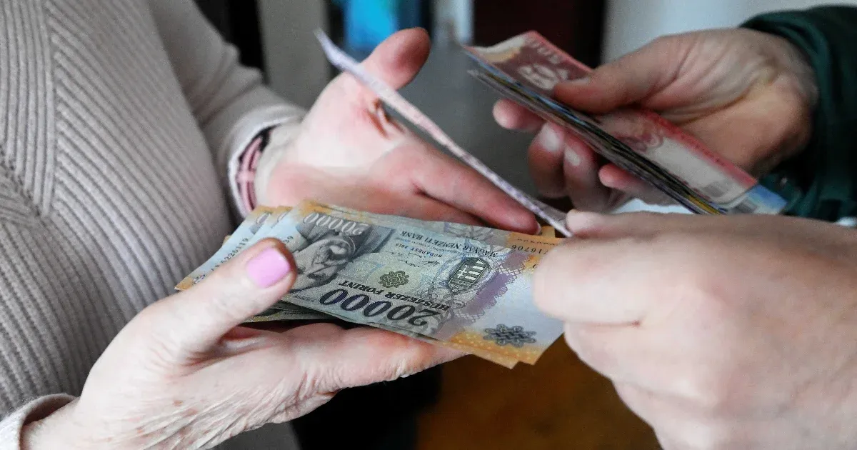 Családi kapcsolat révén jogunk van a visszamenőleges nyugdíjemeléseket igényelni, amelyeket a elhunyt hozzátartozónk utolsó nyugdíjával együtt kaphatunk meg.