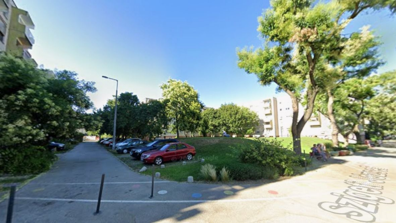 Párizsi szörnyeteg borzolja Újpest lakóinak kedélyét.