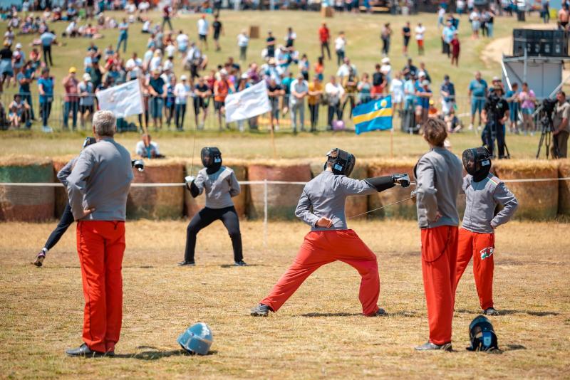 Egy különleges fegyver, amely nemcsak területeket hódított meg, hanem a haza védelmét is szolgálta - Tíz esztendős a Székelyföldi Magyar Szablyavívó Iskola.