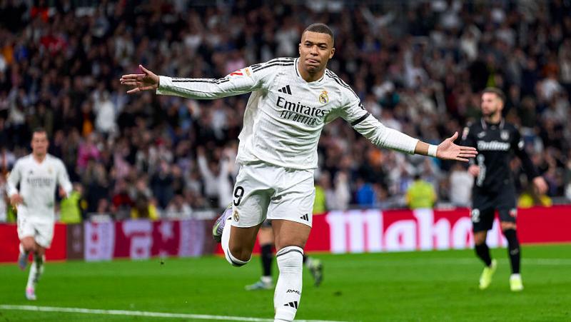 Mbappé új rekordot állított fel, megdöntve Cristiano Ronaldo korábbi teljesítményét, de Puskás legendás eredményeihez még nem sikerült eljutnia.